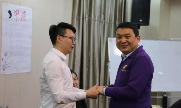 盛世·國學(xué)與管理.jpg 盛世·國學(xué)與管理.jpg